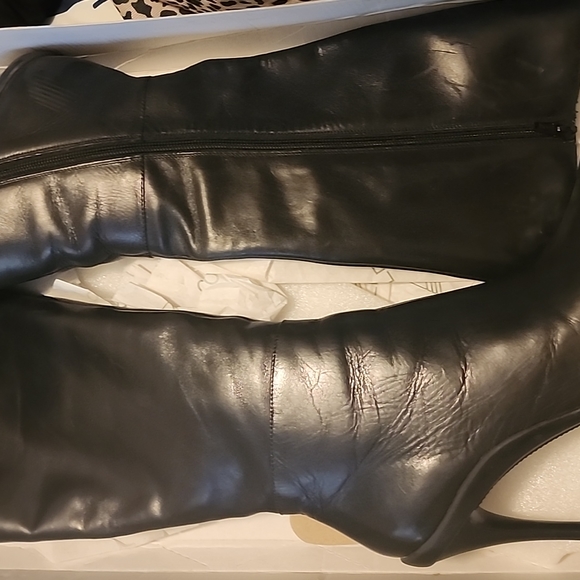 ALDO SIZE 9 BLACK HEELED BOOTS - Picture 2 of 4